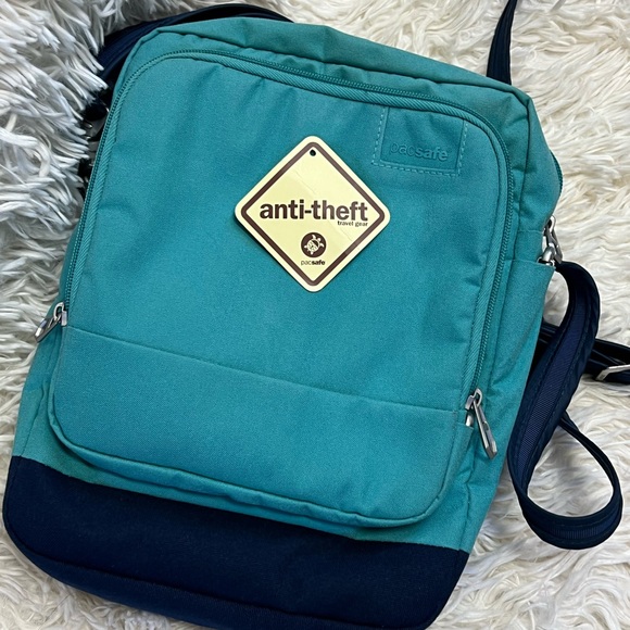 PacSafe Crossbody City Safe LS150 Series Turquoise Navy Adjustable Strap Preown - Picture 5 of 14